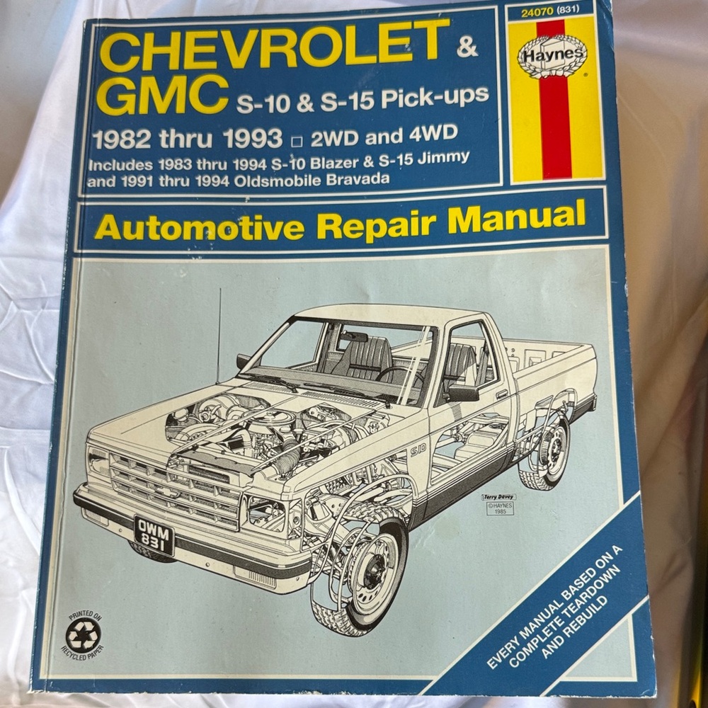 Hanes Chevrolet & GMC Repair Manual - Blue and Yellow